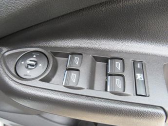 FORD KUGA 2.0 TDCi Zetec SUV 5dr Diesel Powershift AWD Euro 5 (140 ps)