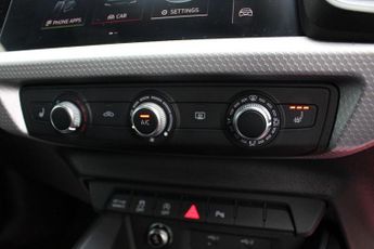 AUDI A1 1.0 TFSI 30 S line Sportback 5dr Petrol S Tronic Euro 6 (s/s) (1
