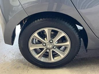 HYUNDAI I10 1.2 Premium Hatchback 5dr Petrol Auto Euro 5 (87 ps)