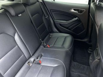 MERCEDES-BENZ GLA 1.6 GLA200 Sport (Premium) SUV 5dr Petrol 7G-DCT Euro 6 (s/s) (1