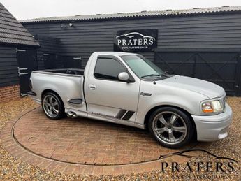 Ford F-150 5.4 Supercharged SVT Lightning 