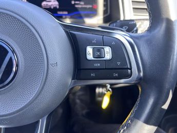 VOLKSWAGEN T-ROC 2.0 TDI EVO R-Line SUV 5dr Diesel DSG Euro 6 (s/s) (150 ps)