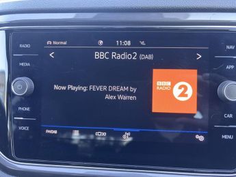 VOLKSWAGEN T-ROC 2.0 TDI EVO R-Line SUV 5dr Diesel DSG Euro 6 (s/s) (150 ps)