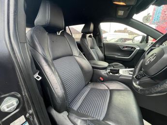 TOYOTA RAV4 2.5 VVT-h Dynamic CVT 4WD Euro 6 (s/s) 5dr