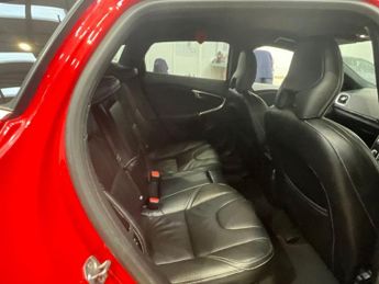 VOLVO V40 2.0 D4 R-Design Pro Hatchback 5dr Diesel Manual Euro 6 (s/s) (19