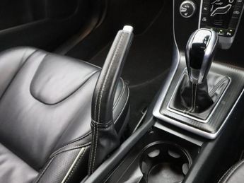 VOLVO V40 2.0 D4 R-Design Pro Hatchback 5dr Diesel Manual Euro 6 (s/s) (19