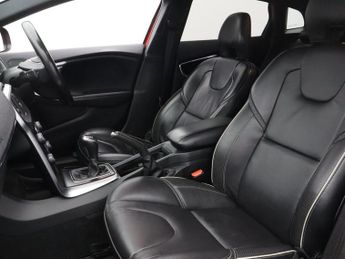 VOLVO V40 2.0 D4 R-Design Pro Hatchback 5dr Diesel Manual Euro 6 (s/s) (19