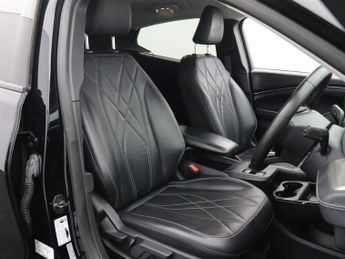 FORD MUSTANG MACH-E Standard Range 70kWh SUV 5dr Electric Automatic (269 ps)