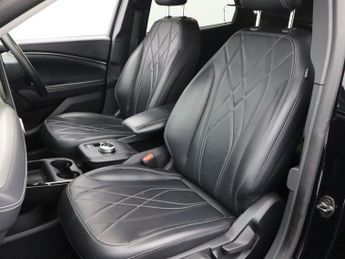 FORD MUSTANG MACH-E Standard Range 70kWh SUV 5dr Electric Automatic (269 ps)