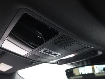 JAGUAR F-PACE 2.0 P400e 17.1kWh R-Dynamic SE SUV 5dr Petrol Plug-in Hybrid Aut