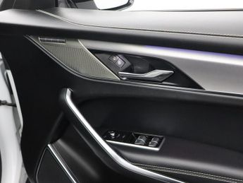 JAGUAR F-PACE 2.0 P400e 17.1kWh R-Dynamic SE SUV 5dr Petrol Plug-in Hybrid Aut