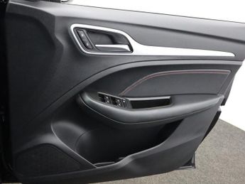 MG MG ZS 72.6kWh Trophy Long Range SUV 5dr Electric Auto (156 ps)