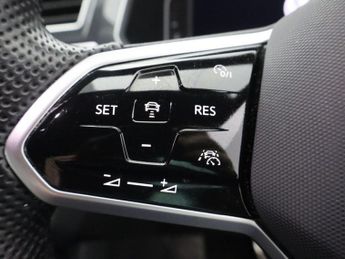 VOLKSWAGEN TIGUAN 1.5 TSI R-Line SUV 5dr Petrol DSG Euro 6 (s/s) (150 ps)