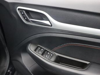 MG MG ZS 72.6kWh Trophy Connect Long Range SUV 5dr Electric Auto (156 ps)