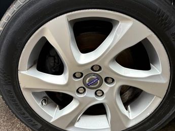 VOLVO V40 CROSS COUNTRY 1.6 D2 Lux Hatchback 5dr Diesel Powershift Euro 5 (s/s) (115 ps)