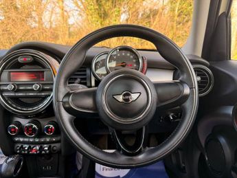 MINI HATCH 1.2 One Hatchback 5dr Petrol Auto Euro 6 (s/s) (102 ps)