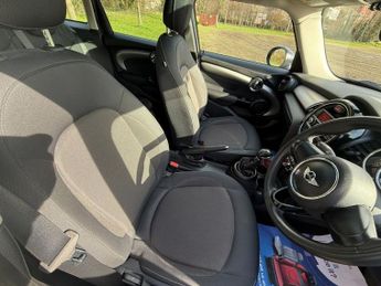 MINI HATCH 1.2 One Hatchback 5dr Petrol Auto Euro 6 (s/s) (102 ps)