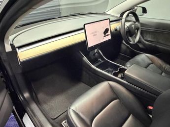 TESLA Model 3 Standard Range Plus Saloon 4dr Electric Auto RWD (241 bhp)