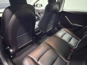 TESLA Model 3 Standard Range Plus Saloon 4dr Electric Auto RWD (241 bhp)