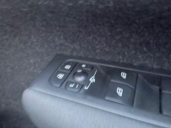 VOLVO XC40 2.0 T4 R-Design SUV 5dr Petrol Auto AWD Euro 6 (s/s) 