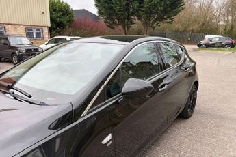 VAUXHALL ASTRA 1.4i Turbo GPF Elite Nav Hatchback 5dr Petrol Auto Euro 6 (s/s) 