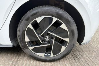 VOLKSWAGEN ID.3 Pro 58kWh Life Hatchback 5dr Electric Auto (145 ps) Front / Rear