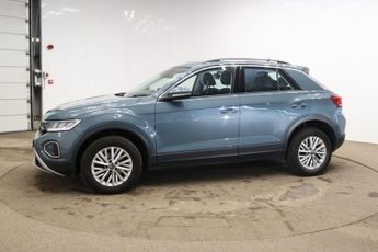 VOLKSWAGEN T-ROC 1.5 TSI Life SUV 5dr Petrol DSG Euro 6 (s/s) (150 ps) Front / Re