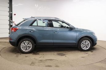 VOLKSWAGEN T-ROC 1.5 TSI Life SUV 5dr Petrol DSG Euro 6 (s/s) (150 ps) Front / Re