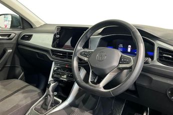 VOLKSWAGEN T-ROC 1.5 TSI Life SUV 5dr Petrol DSG Euro 6 (s/s) (150 ps) Front / Re