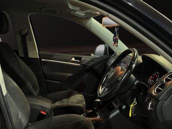 VOLKSWAGEN TIGUAN 2.0 TDI BlueMotion Tech Match SUV 5dr Diesel DSG 4WD Euro 6 (s/s