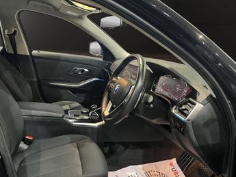 BMW 3 SERIES 2.0 330e 12kWh SE Pro Saloon 4dr Petrol Plug-in Hybrid Auto Euro