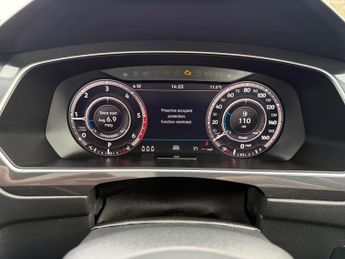 VOLKSWAGEN TIGUAN 2.0 TDI SEL SUV 5dr Diesel DSG Euro 6 (s/s) (150 ps)