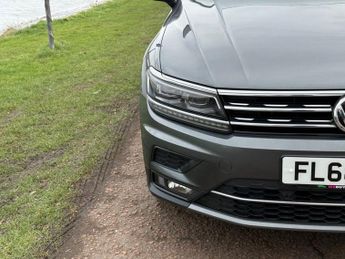 VOLKSWAGEN TIGUAN 2.0 TDI SEL SUV 5dr Diesel DSG Euro 6 (s/s) (150 ps)