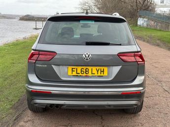 VOLKSWAGEN TIGUAN 2.0 TDI SEL SUV 5dr Diesel DSG Euro 6 (s/s) (150 ps)