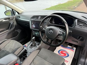 VOLKSWAGEN TIGUAN 2.0 TDI SEL SUV 5dr Diesel DSG Euro 6 (s/s) (150 ps)