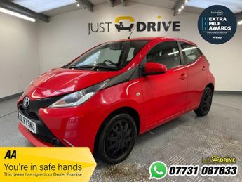 Toyota AYGO 1.0 VVT-i x-play Hatchback 5dr Petrol Manual Euro 6 (68 ps)
