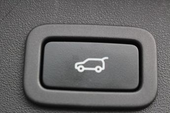 LAND ROVER DISCOVERY SPORT 2.0 TD4 Landmark SUV 5dr Diesel Auto 4WD Euro 6 (s/s) (180 ps)