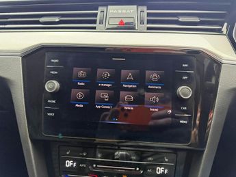 VOLKSWAGEN PASSAT 1.4 TSI 13kWh GTE Estate 5dr Petrol Plug-in Hybrid DSG Euro 6 (s