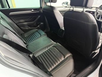 VOLKSWAGEN PASSAT 1.4 TSI 13kWh GTE Estate 5dr Petrol Plug-in Hybrid DSG Euro 6 (s