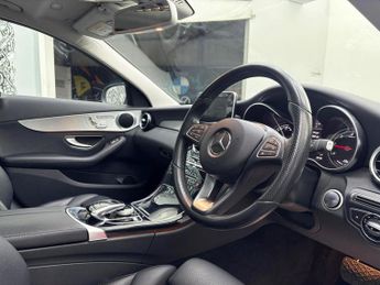 MERCEDES-BENZ C-CLASS 2.1 C300dh Sport (Premium) Saloon 4dr Diesel Hybrid G-Tronic+ Eu