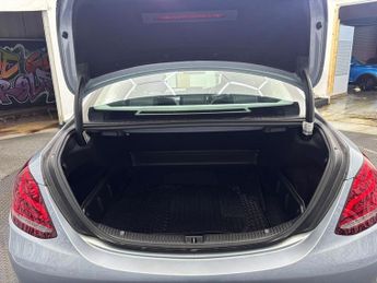 MERCEDES-BENZ C-CLASS 2.1 C300dh Sport (Premium) Saloon 4dr Diesel Hybrid G-Tronic+ Eu