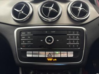 MERCEDES-BENZ CLA 2.1 CLA220d AMG Line Coupe 4dr Diesel 7G-DCT Euro 6 (s/s) (177 p