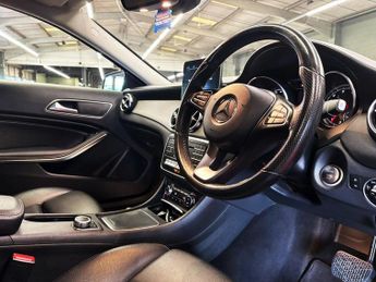 MERCEDES-BENZ 180 1.6 GLA200 Sport (Premium) SUV 5dr Petrol 7G-DCT Euro 6 (s/s) (1