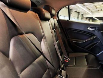 MERCEDES-BENZ 180 1.6 GLA200 Sport (Premium) SUV 5dr Petrol 7G-DCT Euro 6 (s/s) (1