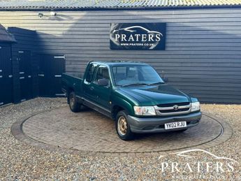 Toyota Hi Lux 2.5 240 FX Pickup 4dr Diesel Manual (88 bhp)