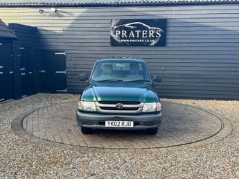 TOYOTA HI-LUX 2.5 240 FX Pickup 4dr Diesel Manual (88 bhp)