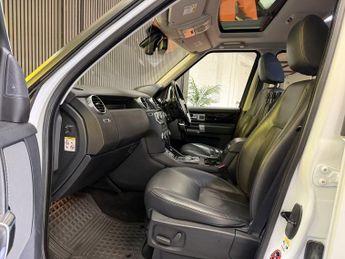 LAND ROVER DISCOVERY 4 3.0 SD V6 HSE SUV 5dr Diesel Auto 4WD Euro 6 (s/s) (256 bhp)