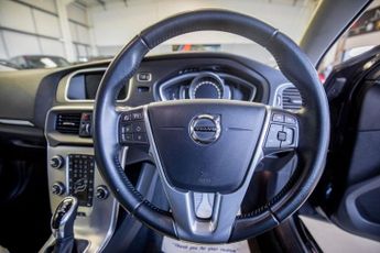 VOLVO V40 2.0 D4 Inscription Hatchback 5dr Diesel Auto Euro 6 (s/s) (190 p