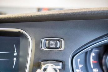 VOLVO V40 2.0 D4 Inscription Hatchback 5dr Diesel Auto Euro 6 (s/s) (190 p