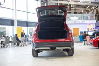 NISSAN QASHQAI 1.3 DIG-T N-Connecta SUV 5dr Petrol DCT Auto Euro 6 (s/s) (160 p